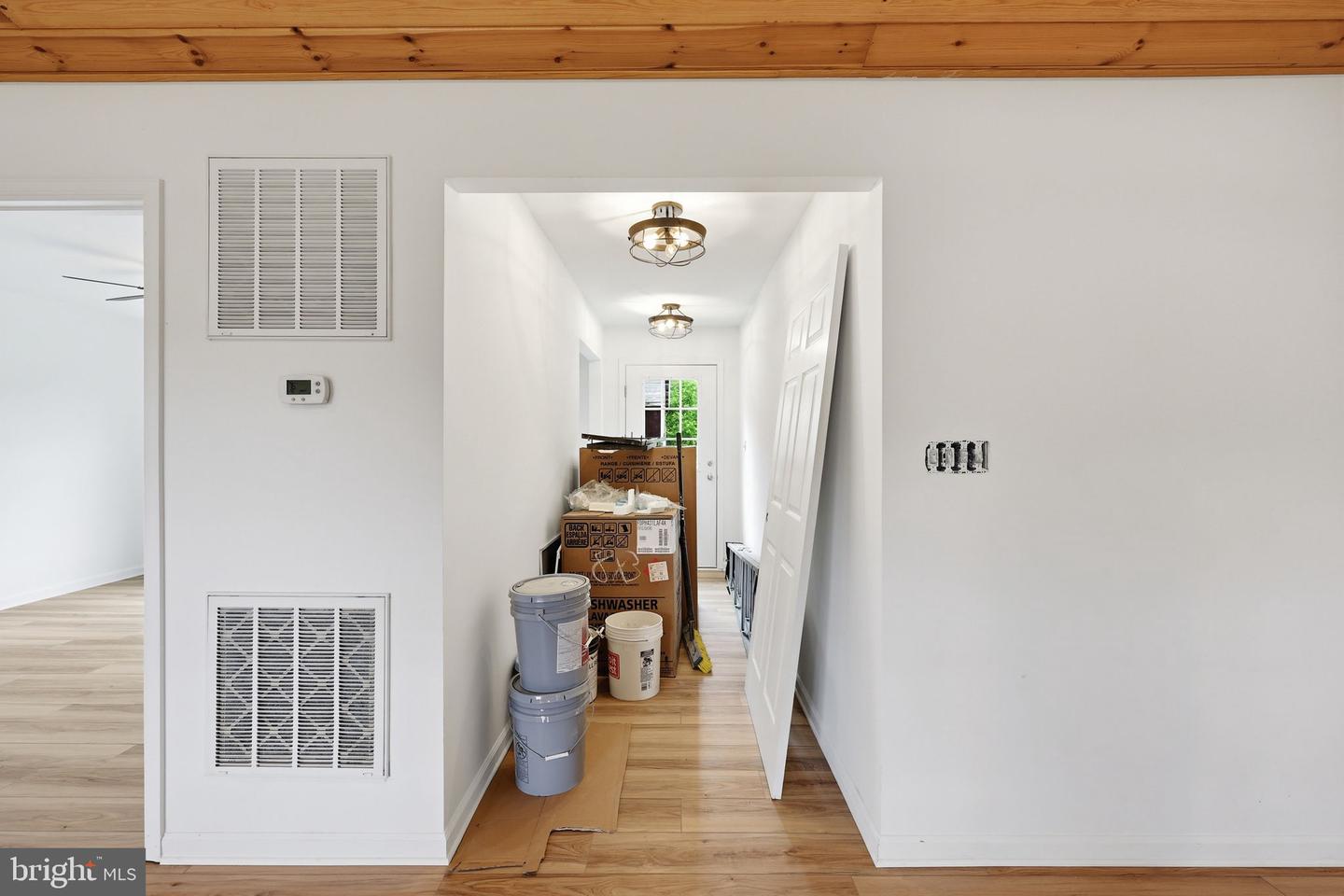 8757 Hedgesville Rd Property Photo 23