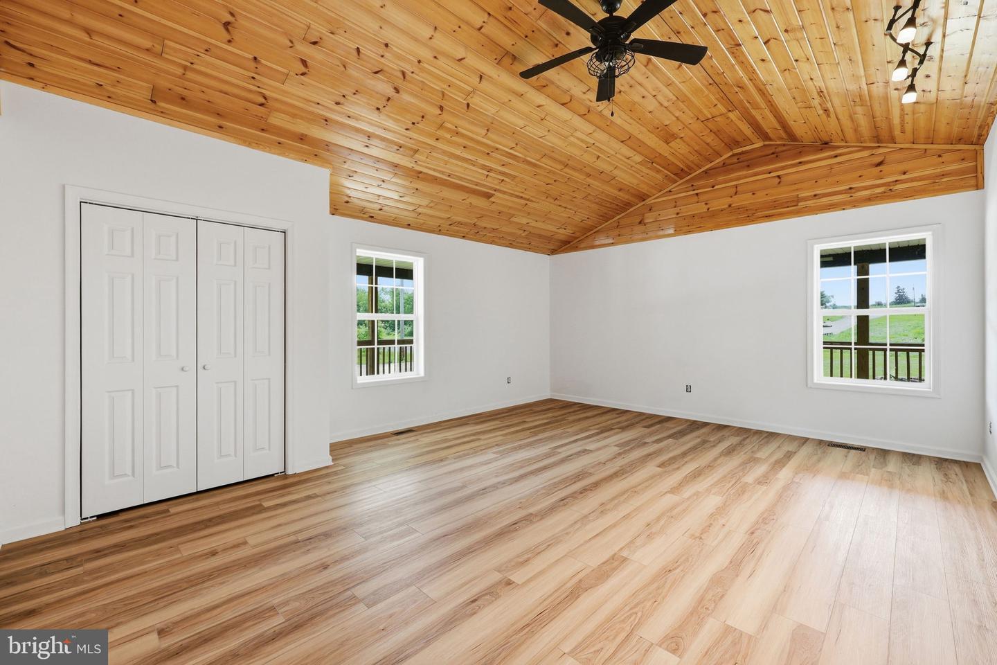 8757 Hedgesville Rd Property Photo 33