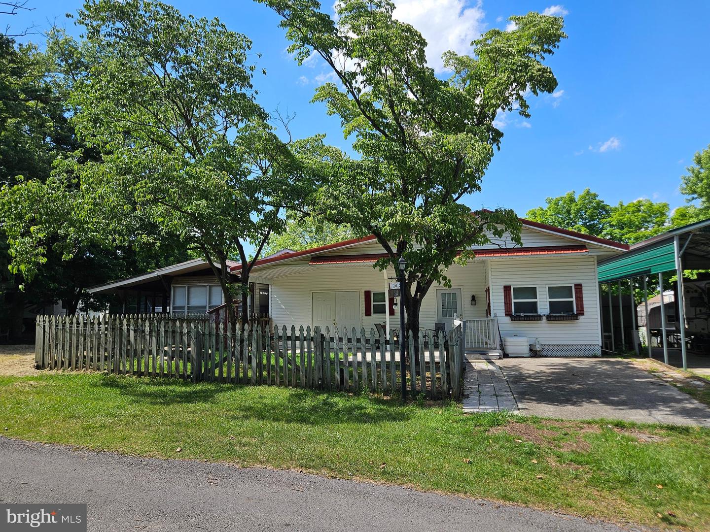 Block 18 Lot 44 Hollow Log Property Photo 1