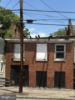 214 W RACE ST Property Photo 1