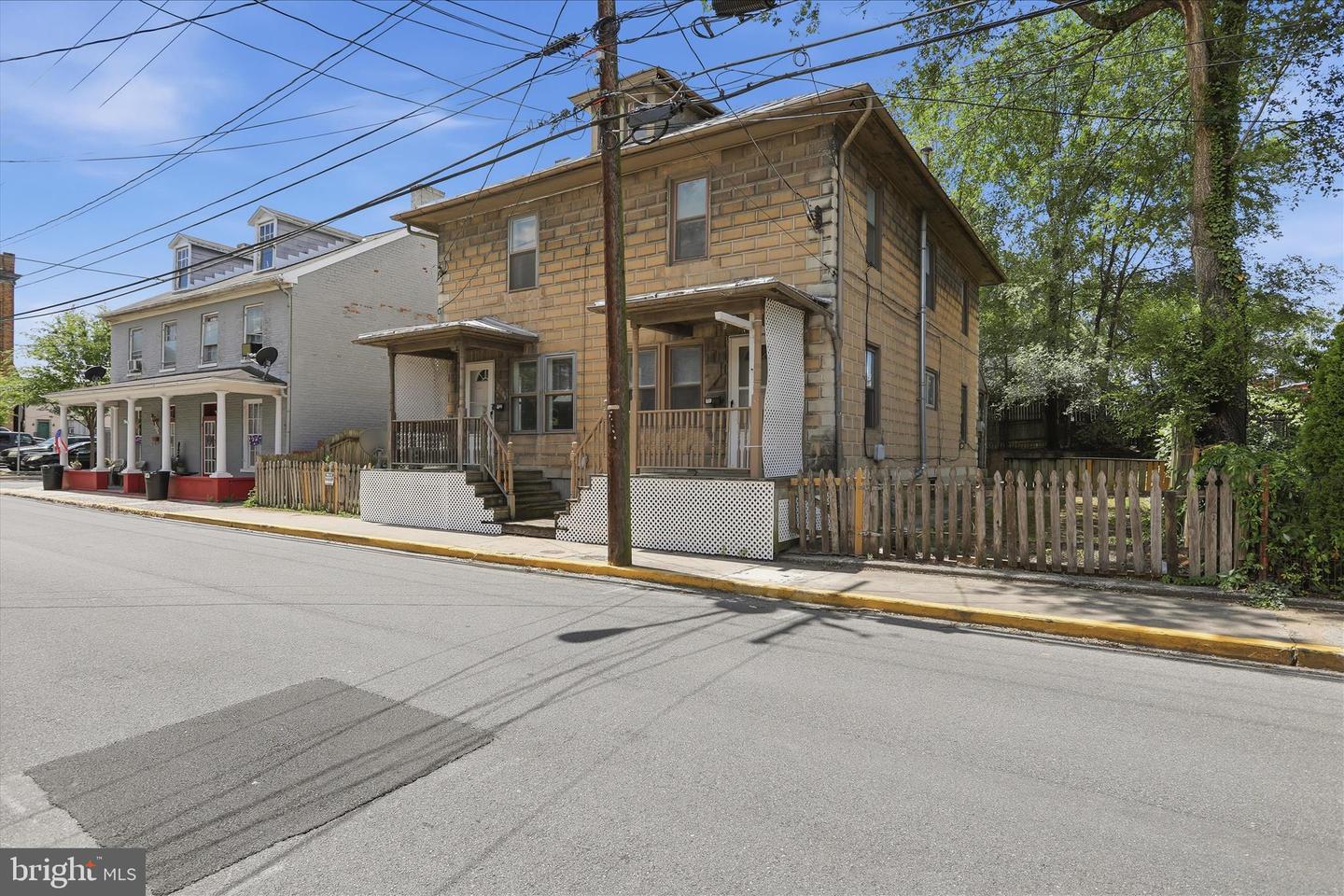224 N Spring St Property Photo 2