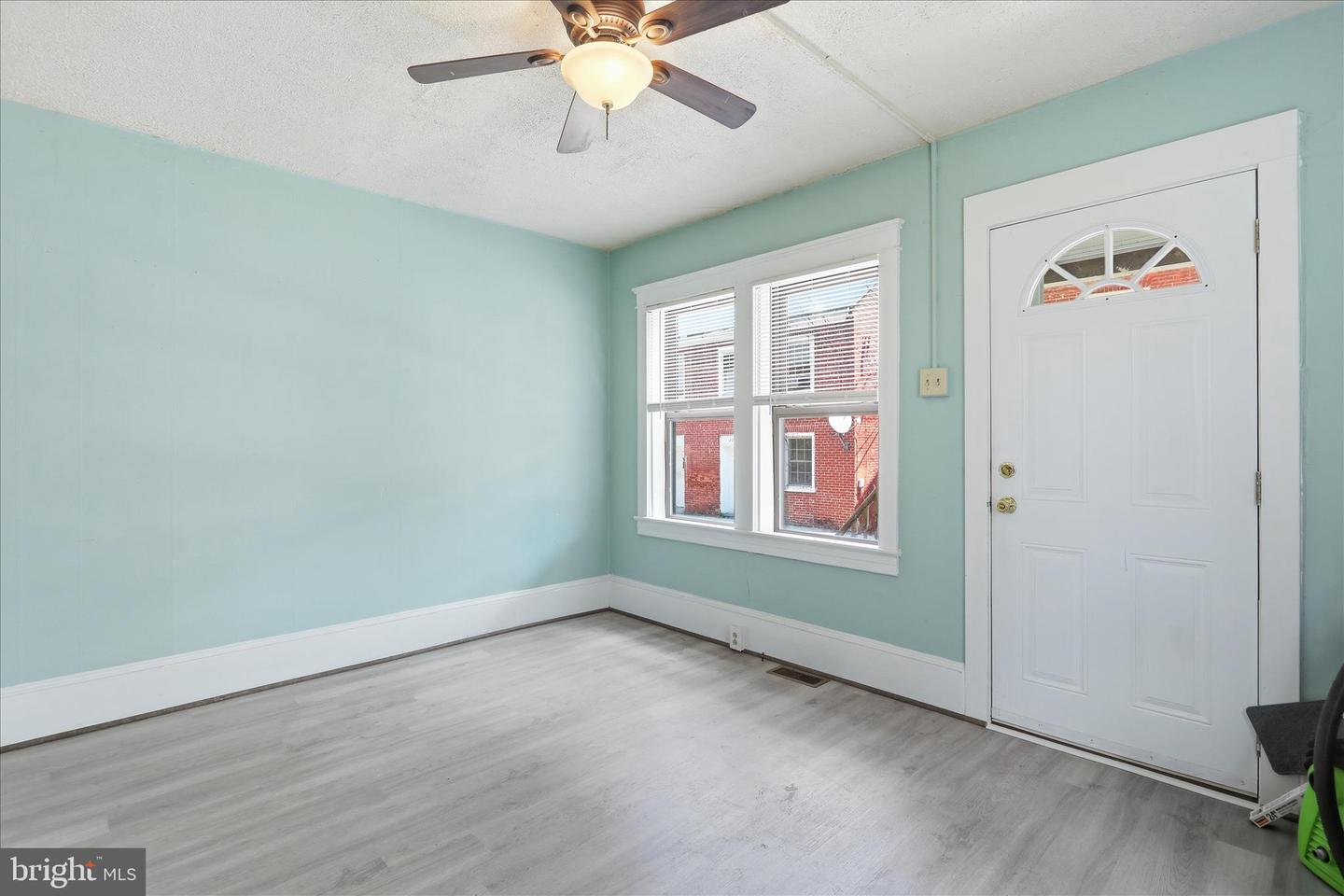 224 N Spring St Property Photo 6