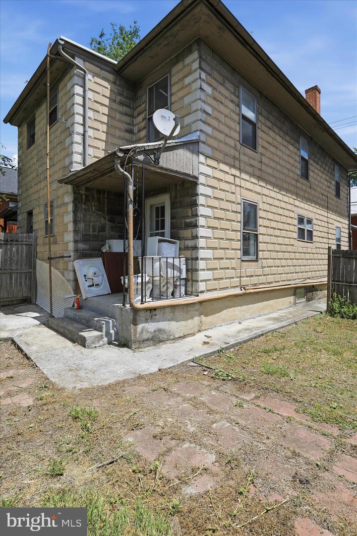 224 N Spring St Property Photo 27
