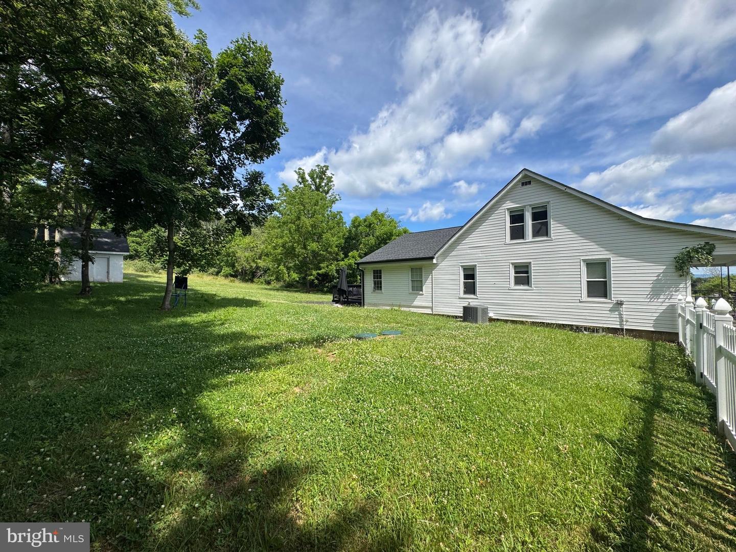 7865 Hedgesville Rd Property Photo 1