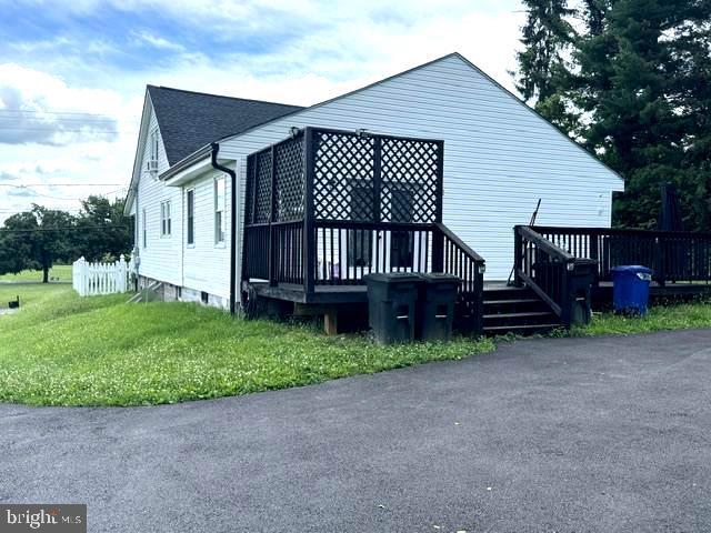 7865 Hedgesville Rd Property Photo 4