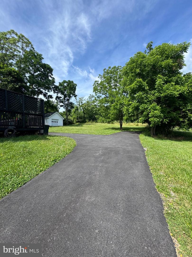 7865 Hedgesville Rd Property Photo 11