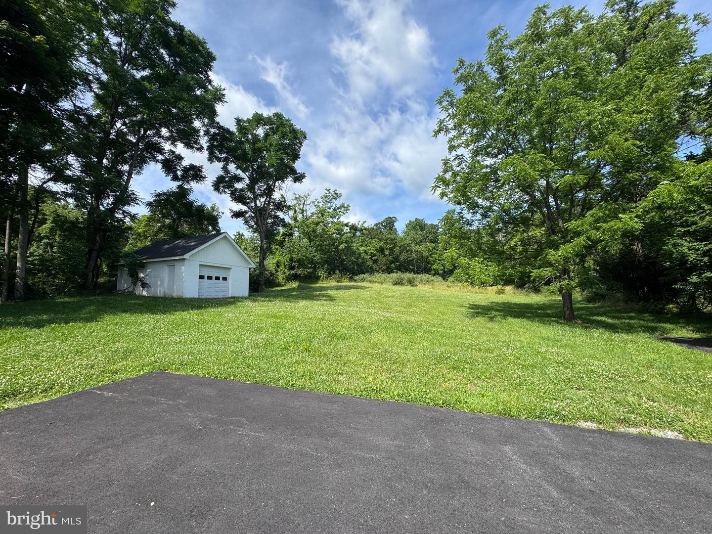 7865 Hedgesville Rd Property Photo 13