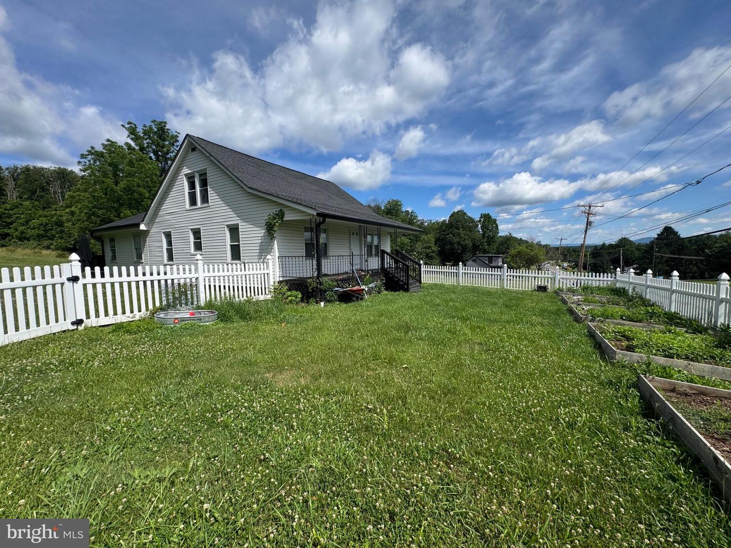 7865 Hedgesville Rd Property Photo 17