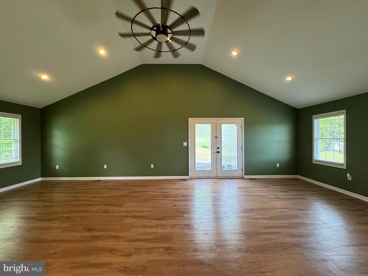 7865 Hedgesville Rd Property Photo 29