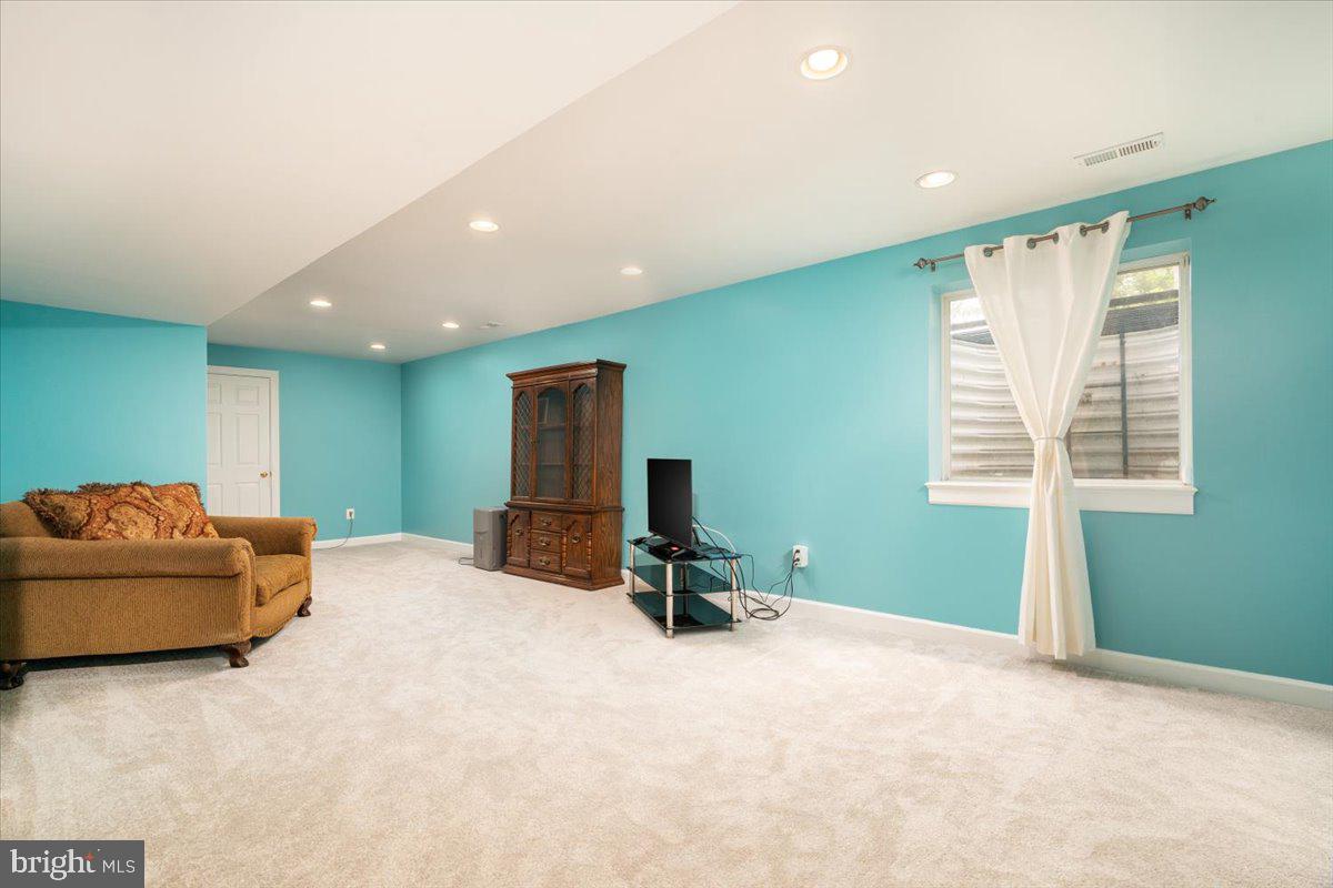 415 Richwood Hall Rd Property Photo 23