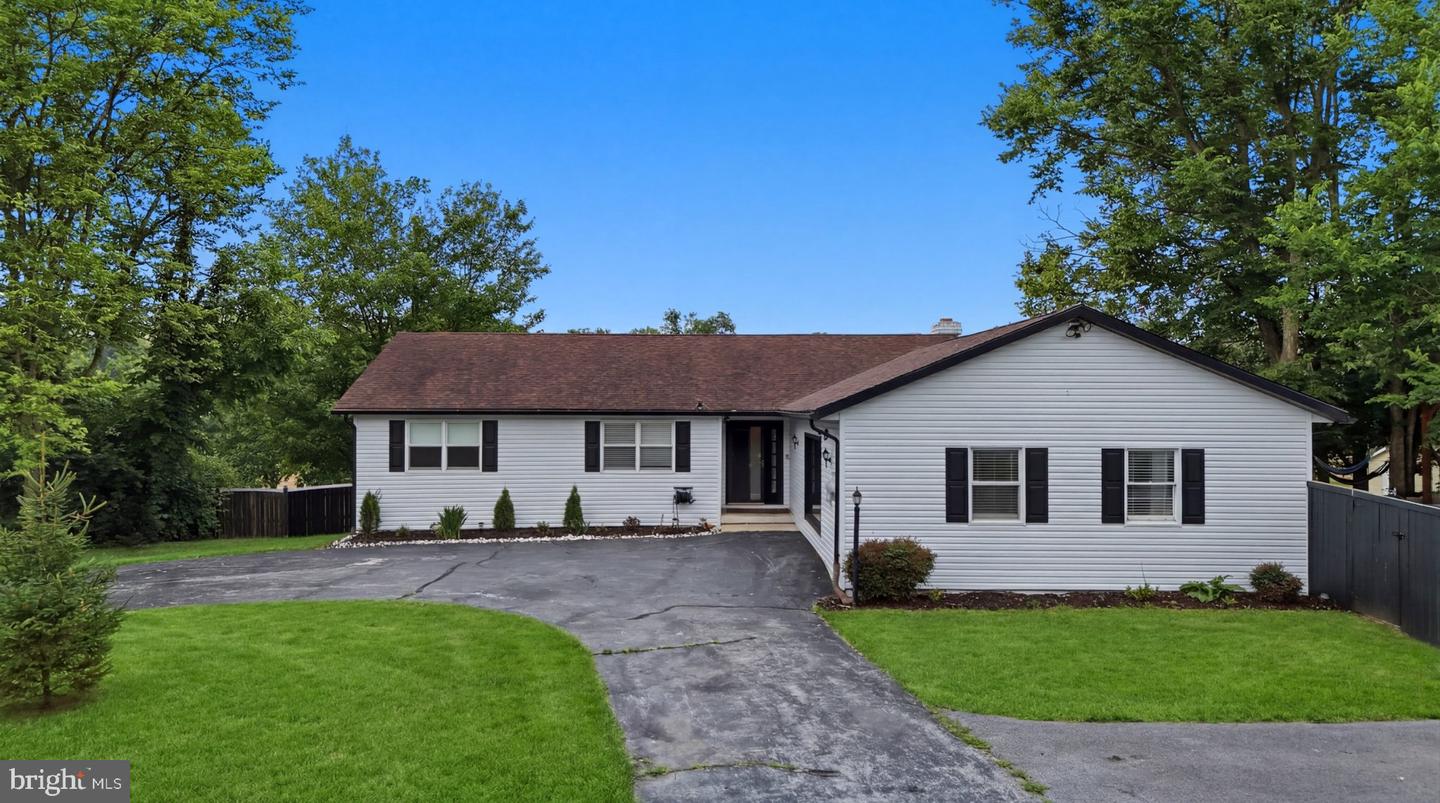 87 Fieldstone Dr Property Photo 2