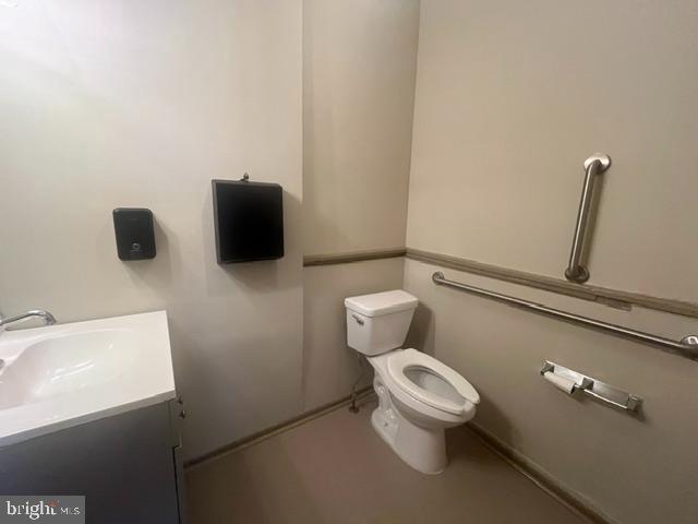 108 W Burke St Property Photo 8