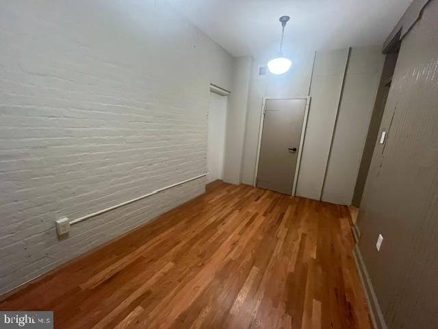 108 W Burke St Property Photo 11