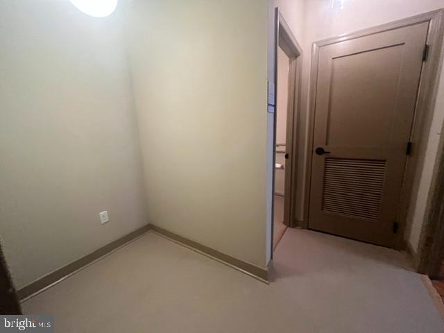 108 W Burke St Property Photo 12