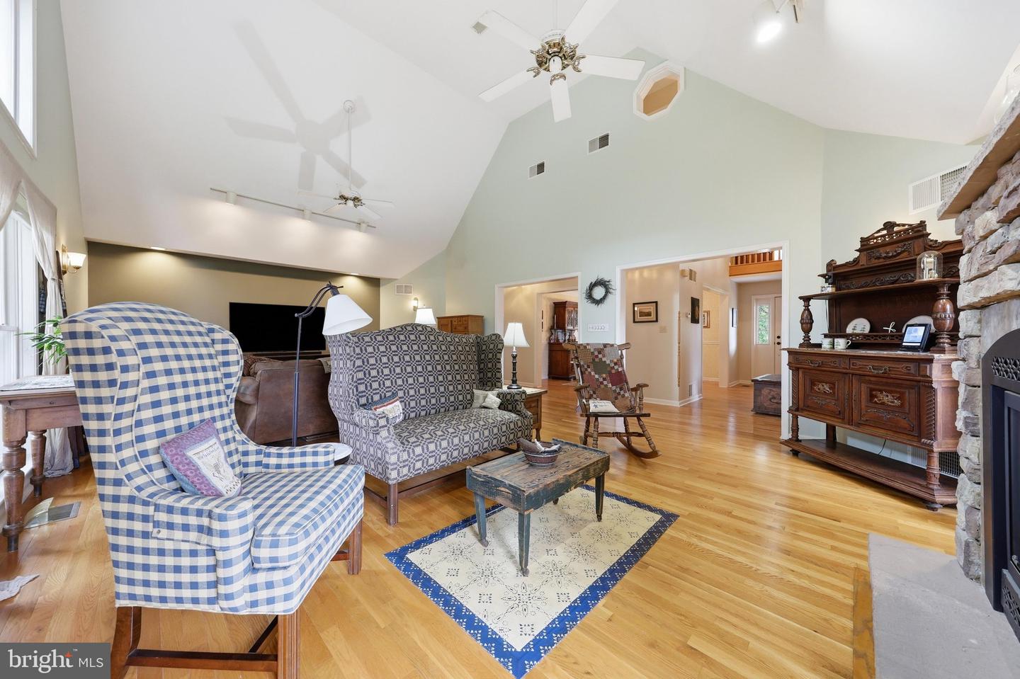 47 Cambridge Ct Property Photo 6