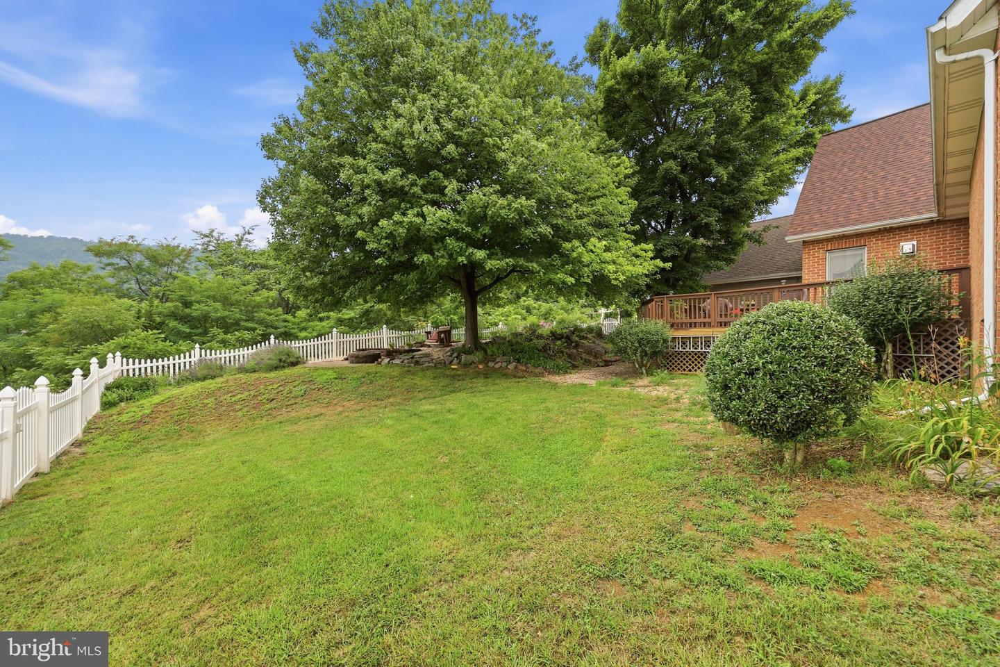 47 Cambridge Ct Property Photo 67