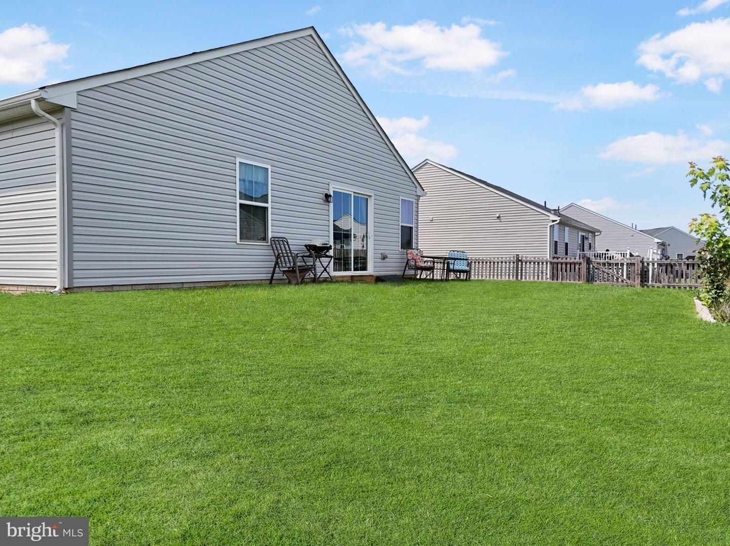 510 Oxford Way Property Photo 14
