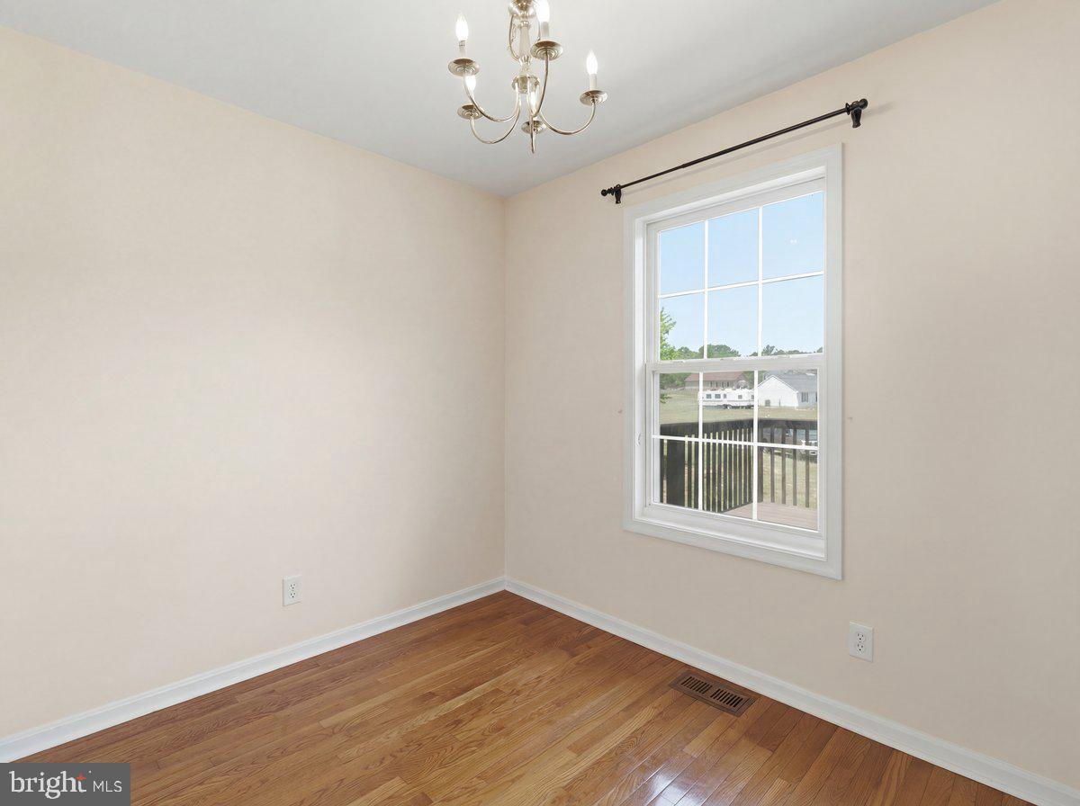 106 Sir Washington St Property Photo 11
