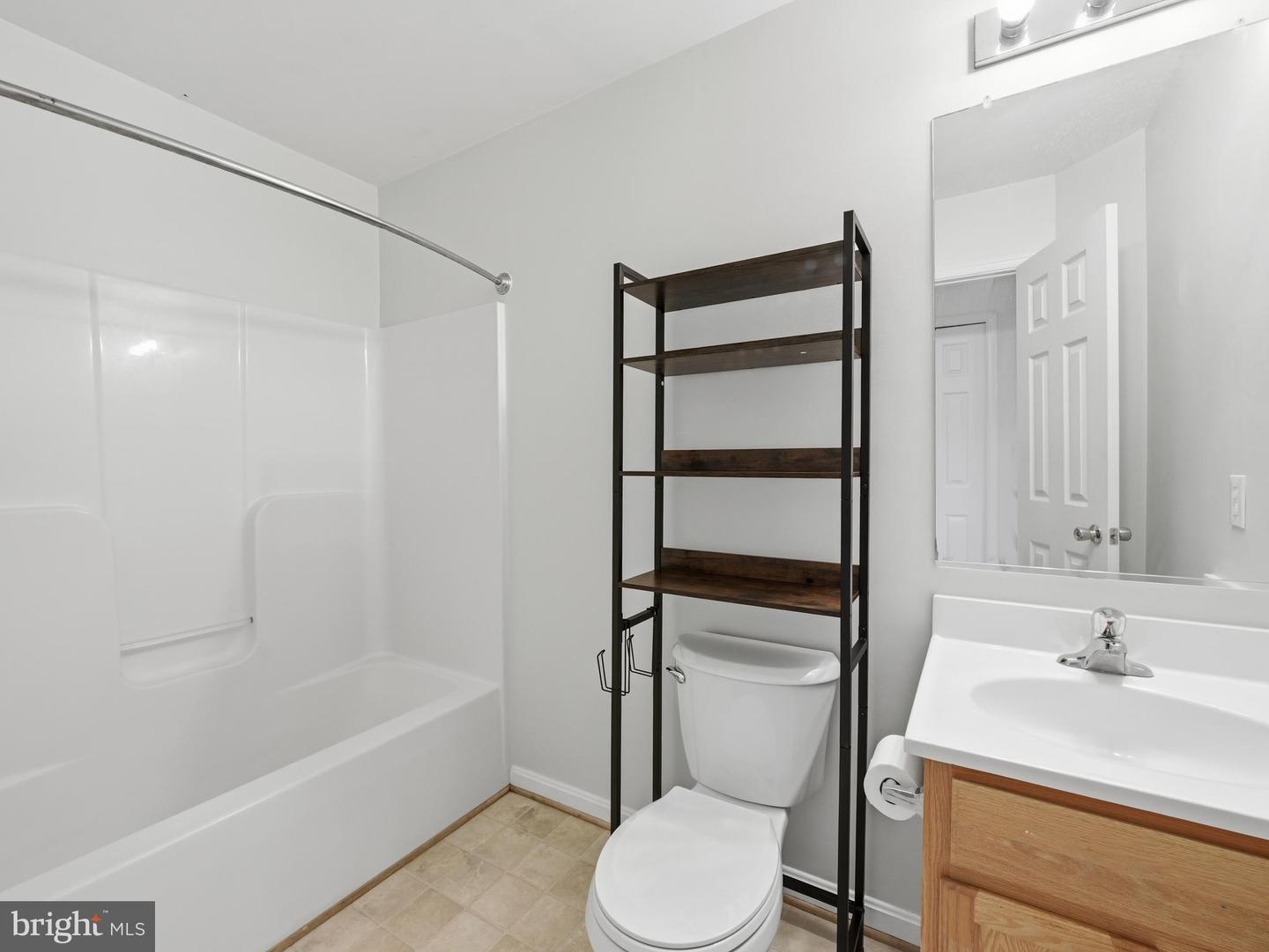 106 Sir Washington St Property Photo 23