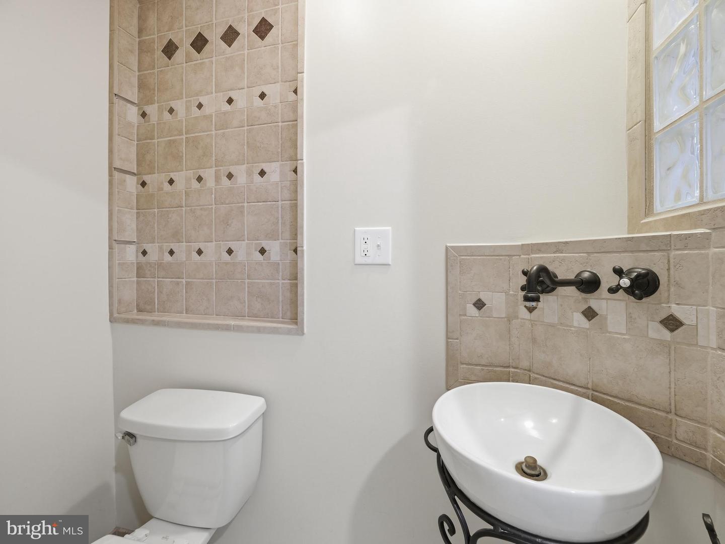 106 Sir Washington St Property Photo 30