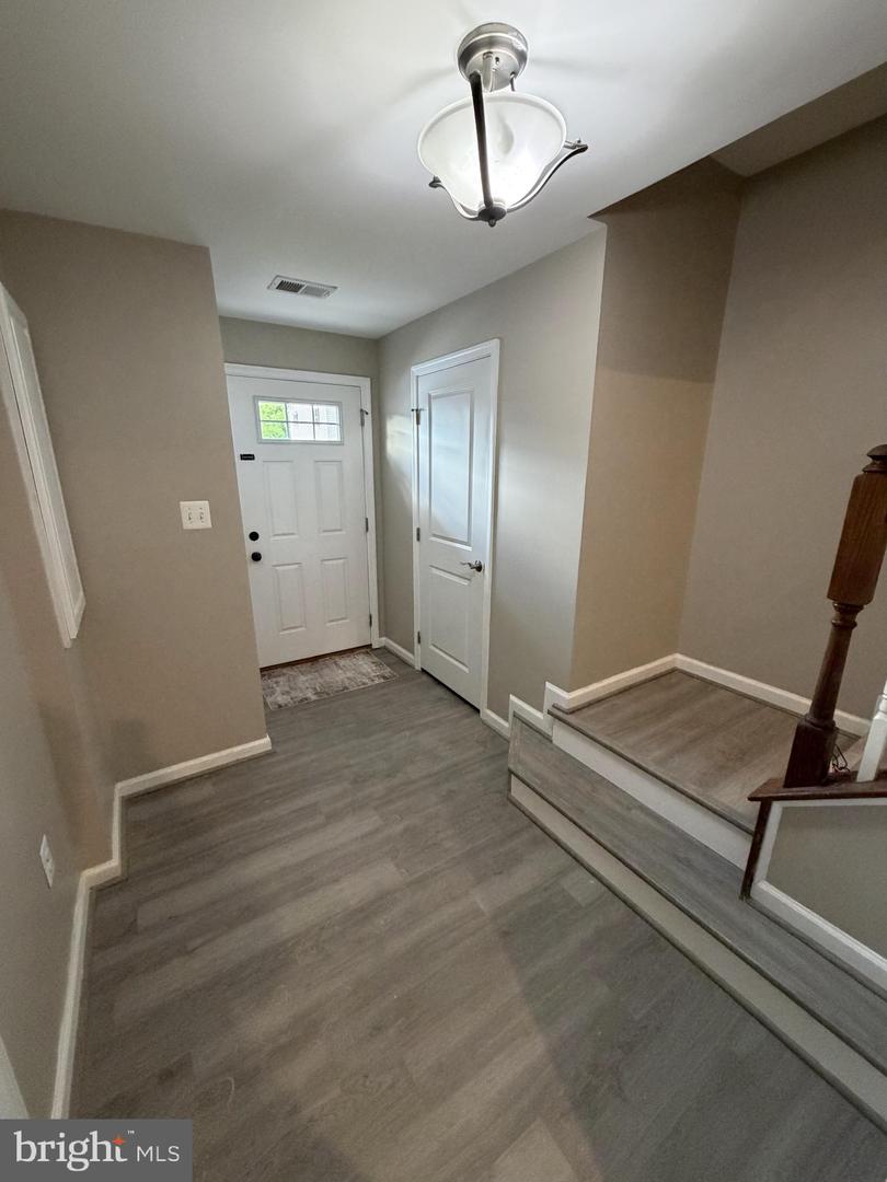 174 Ontario Dr Property Photo 4
