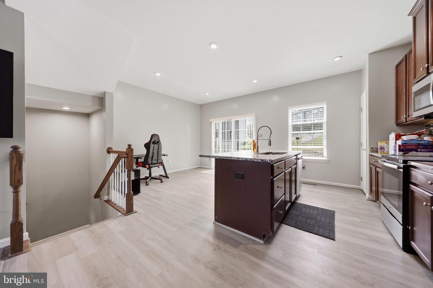 174 Ontario Dr Property Photo 32