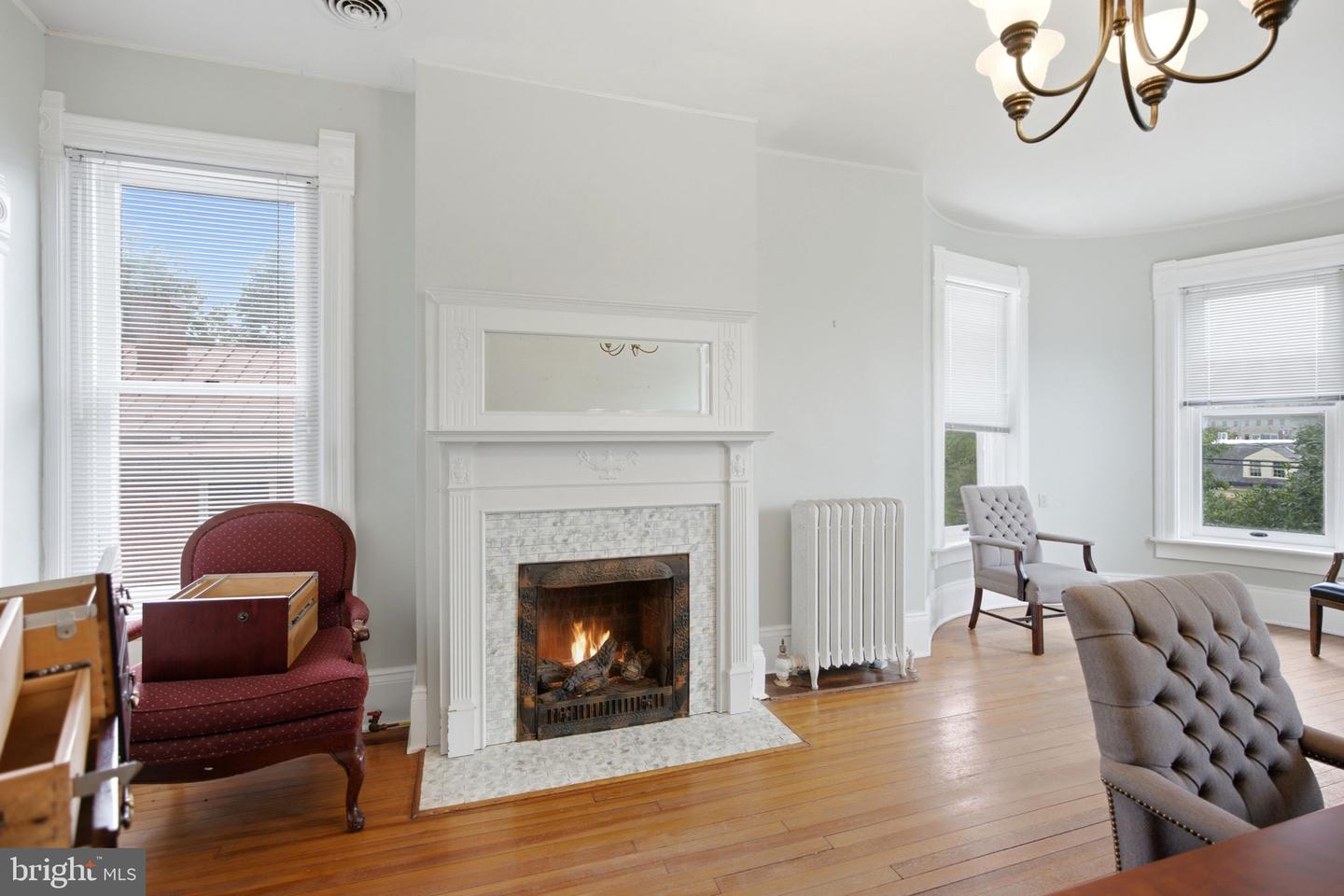 310 W Burke St Property Photo 52