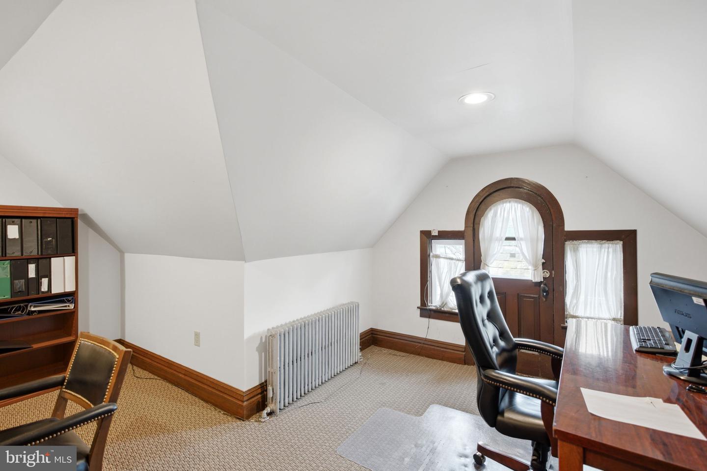 310 W Burke St Property Photo 75