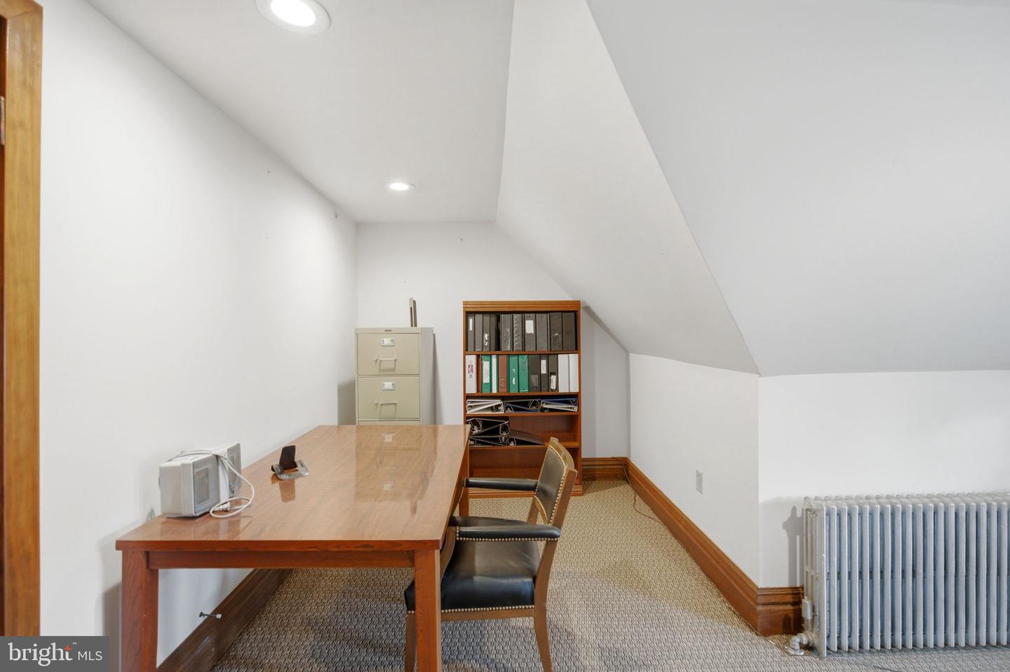 310 W Burke St Property Photo 76