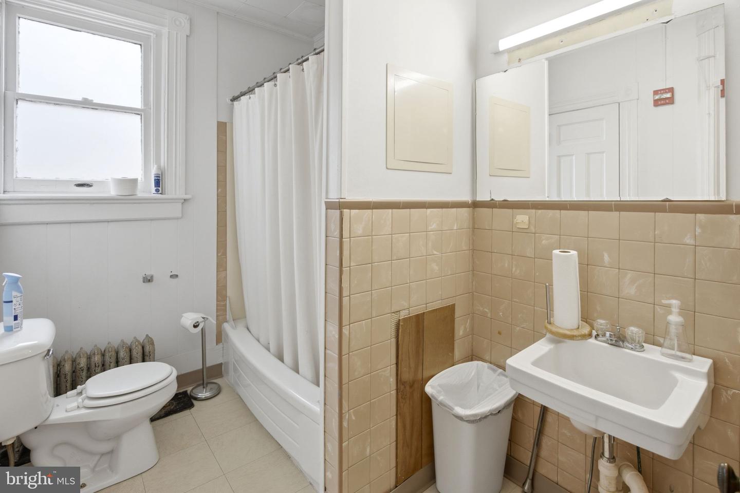 310 W Burke St Property Photo 84