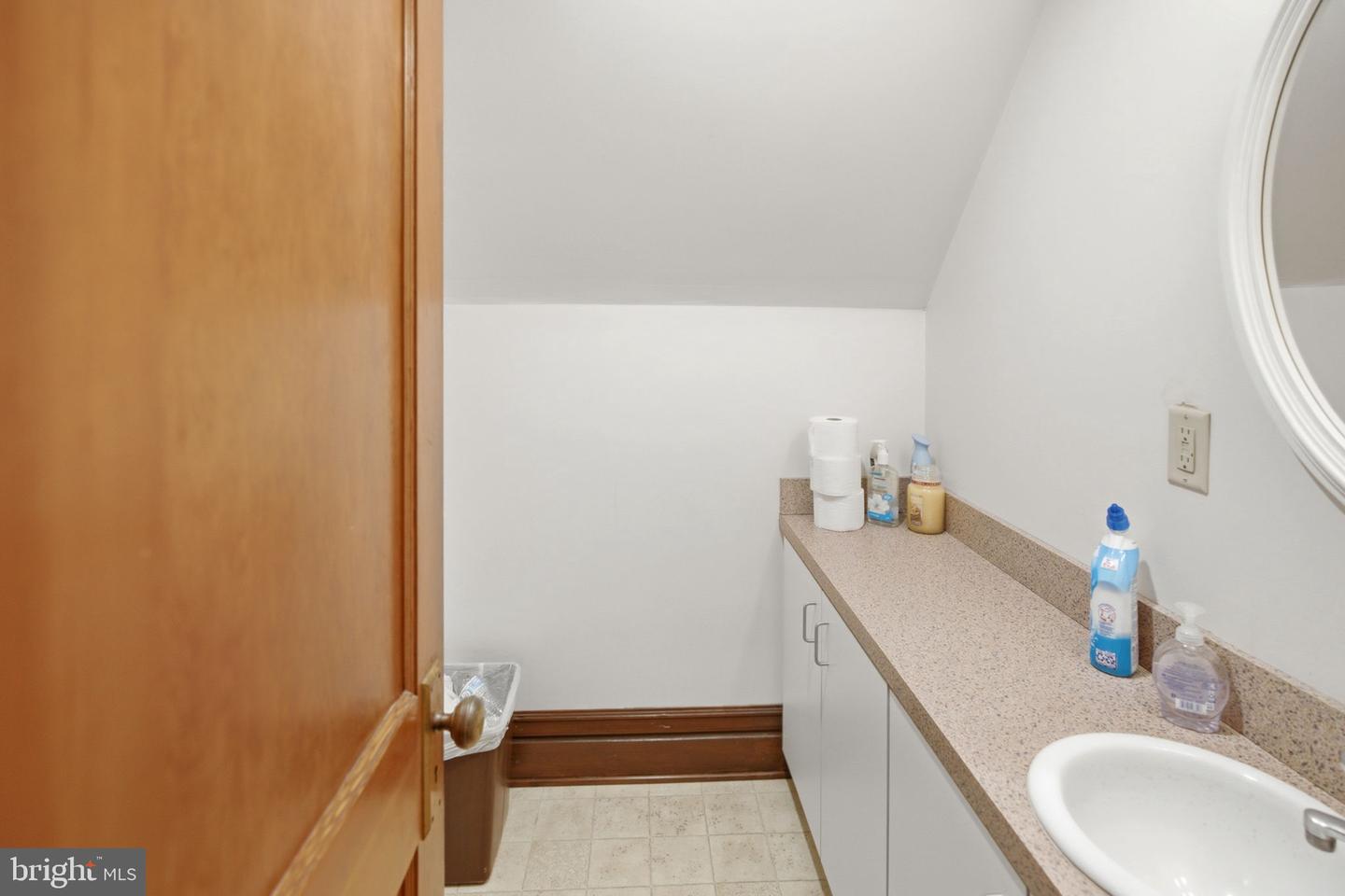 310 W Burke St Property Photo 85