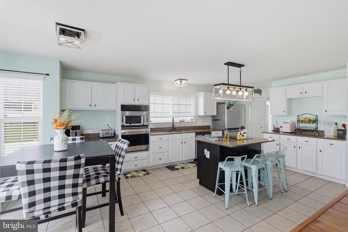 105 Seurat Ln Property Photo 9