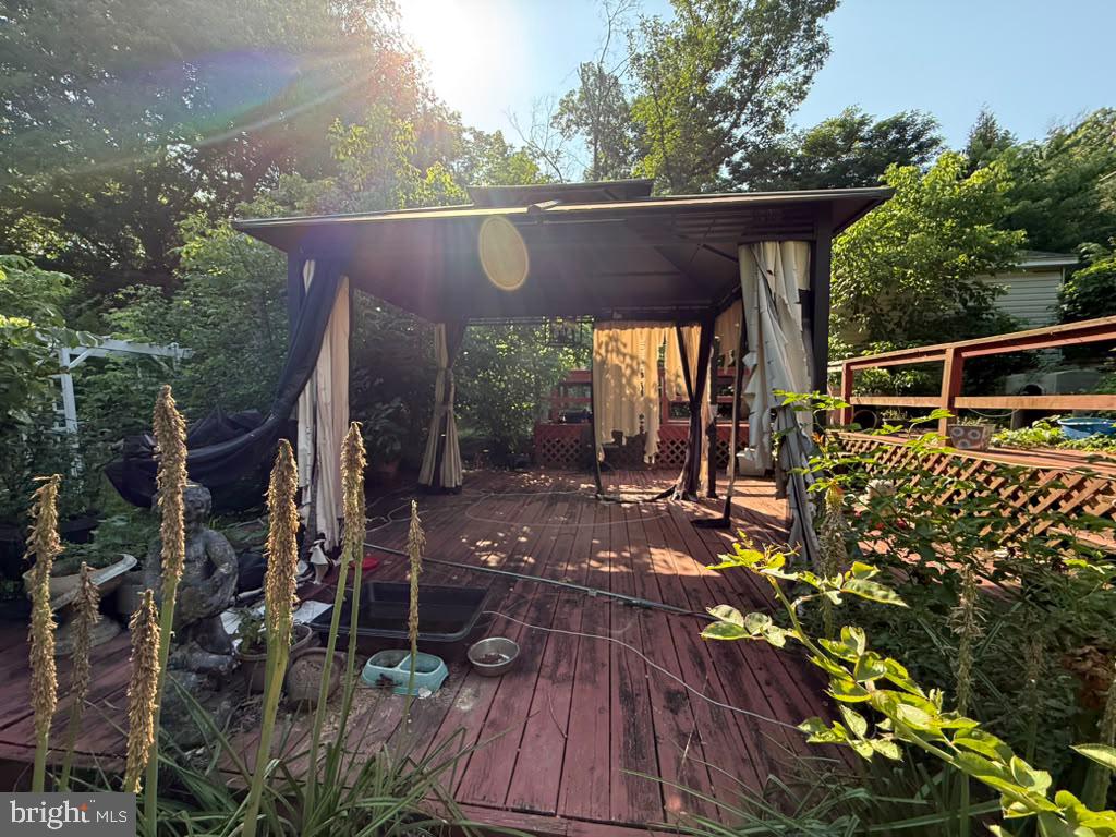 608 Gosling Marsh Rd Property Photo 9
