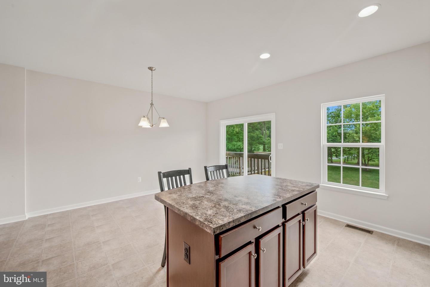 19 Ontario Dr Property Photo 13