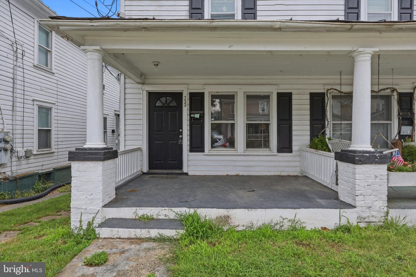 730 W John St Property Photo 8