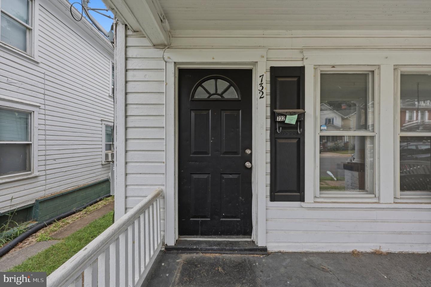 730 W John St Property Photo 10