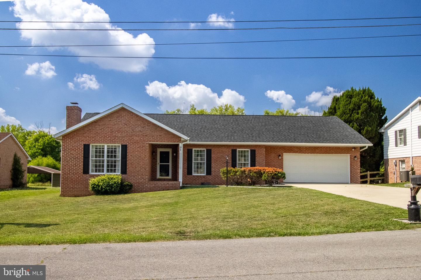 91 Meadowbrook Dr Property Photo 1