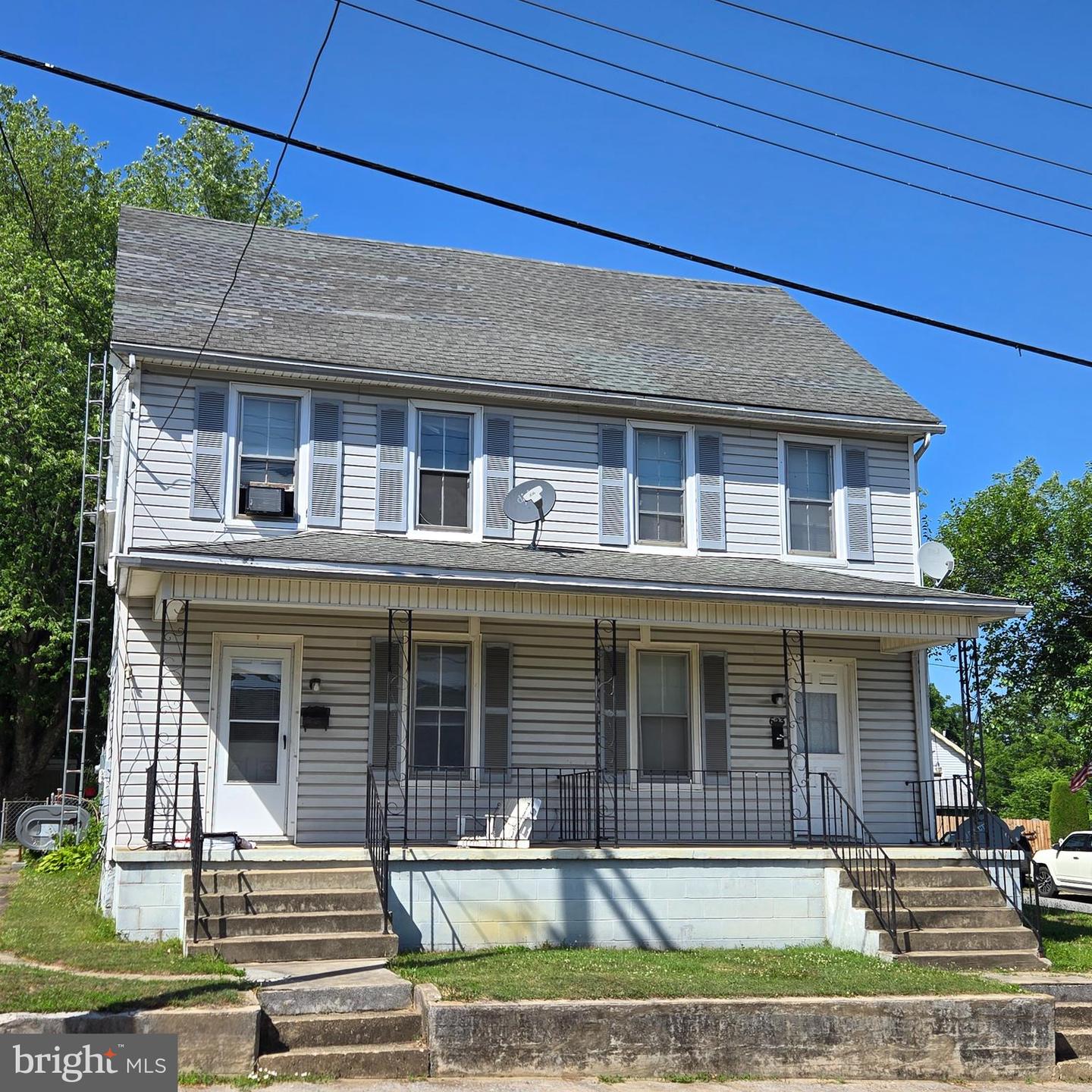 621/623 E Moler Ave Property Photo 1