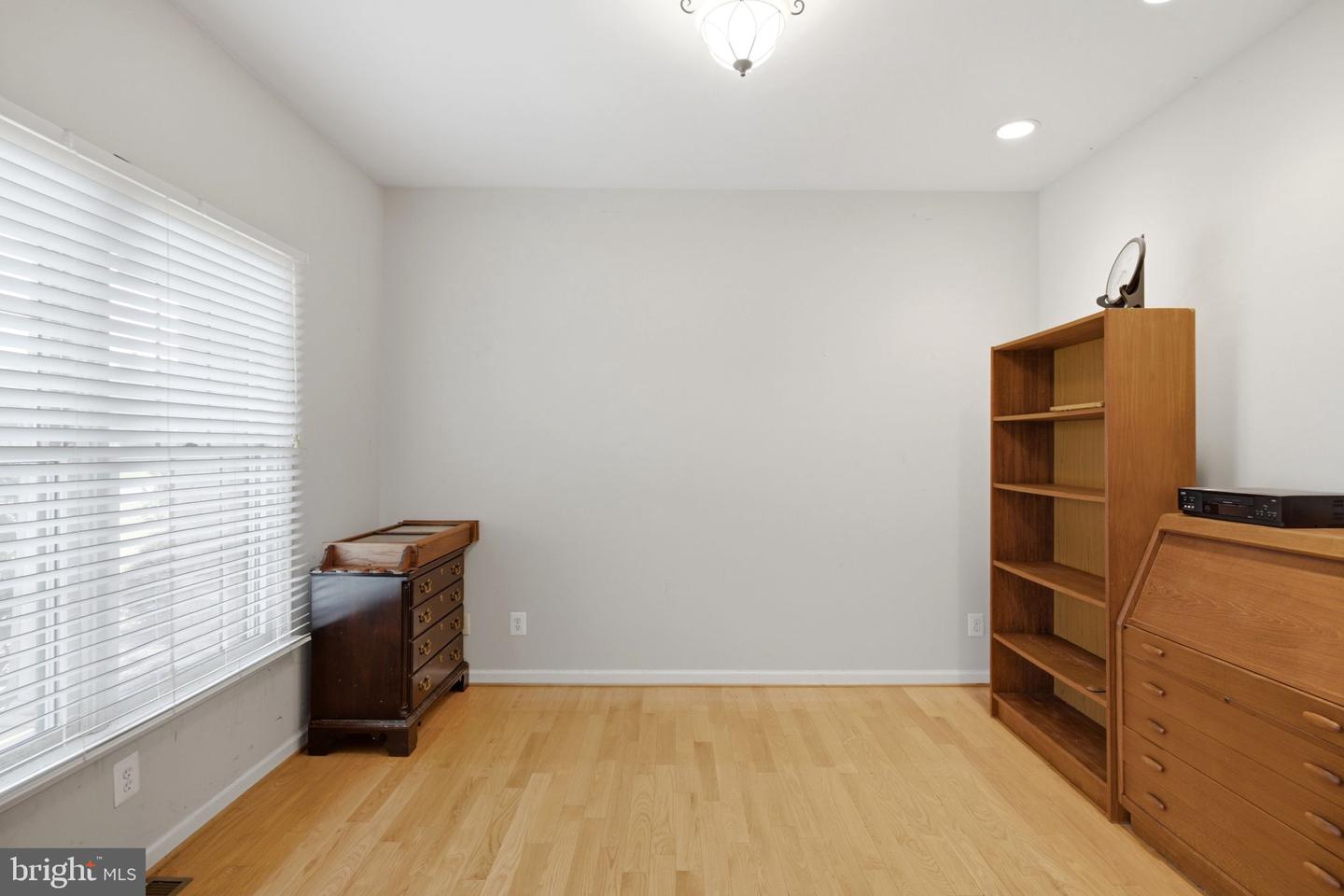 473 Nathaniel Dr Property Photo 24