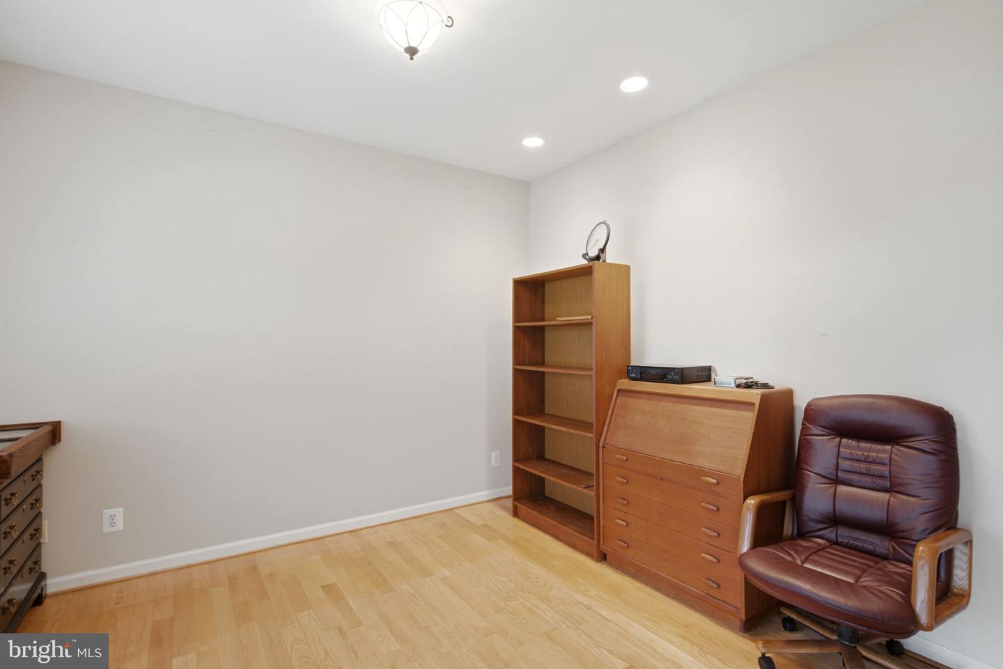 473 Nathaniel Dr Property Photo 25