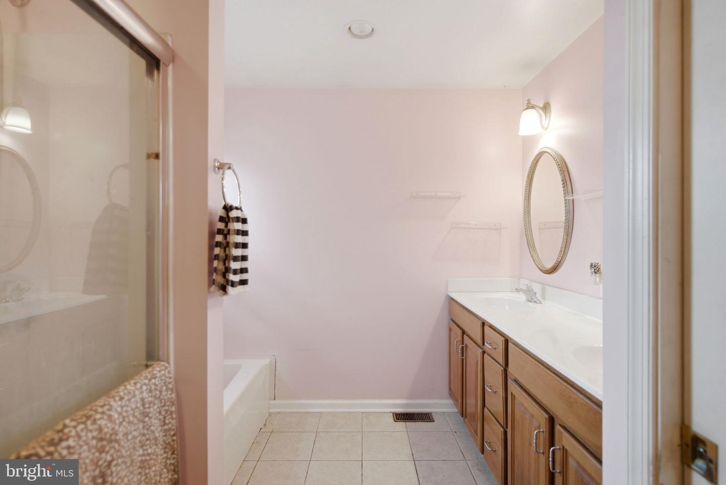473 Nathaniel Dr Property Photo 36