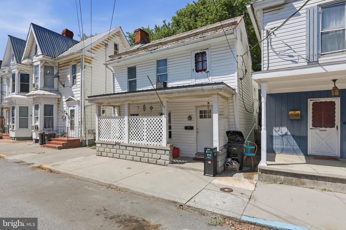 416 W John St Property Photo 3