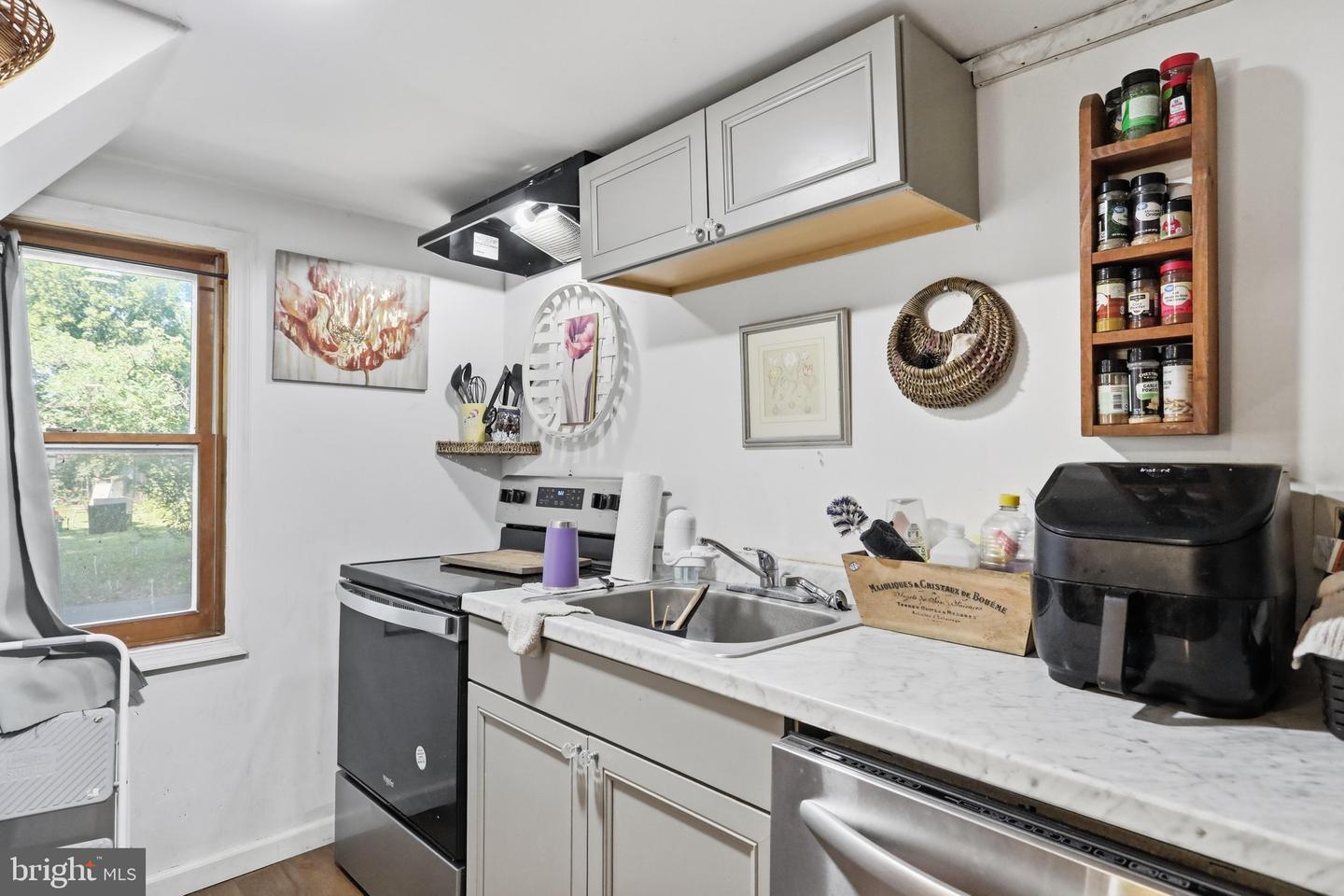 416 W John St Property Photo 19