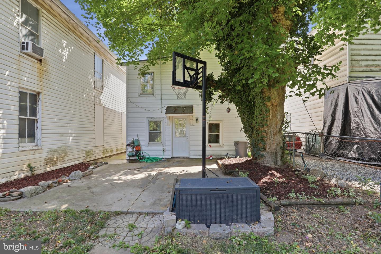 416 W John St Property Photo 36