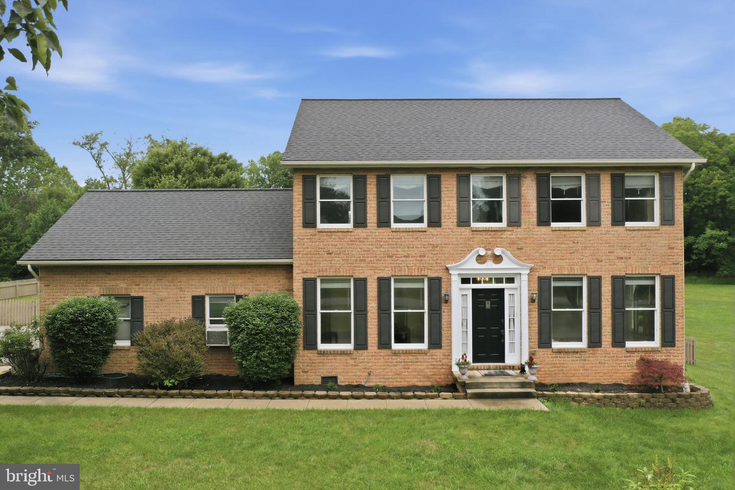 242 Street Of Dreams Property Photo 4