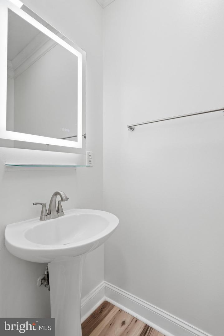 242 Street Of Dreams Property Photo 13