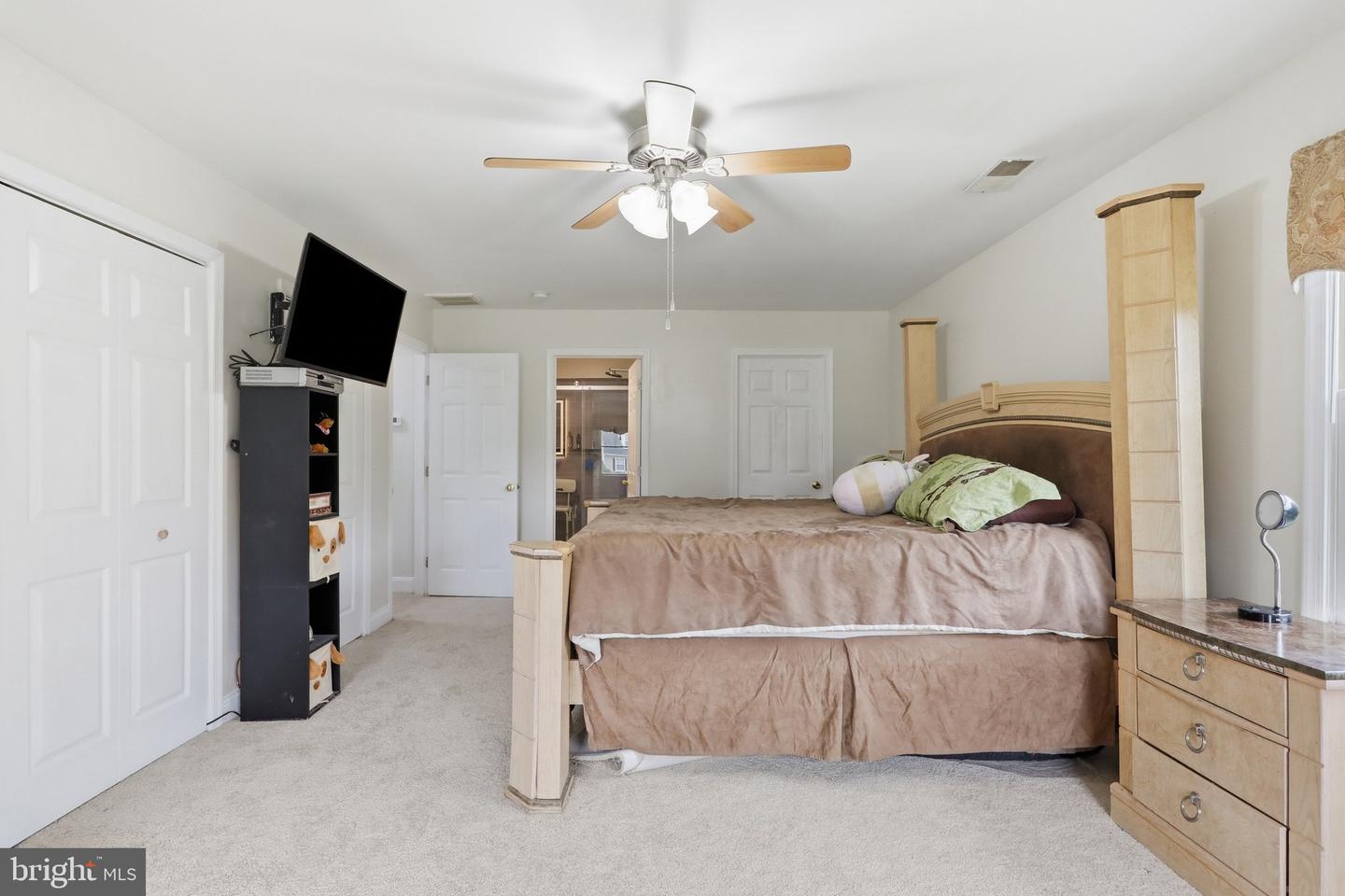 242 Street Of Dreams Property Photo 26