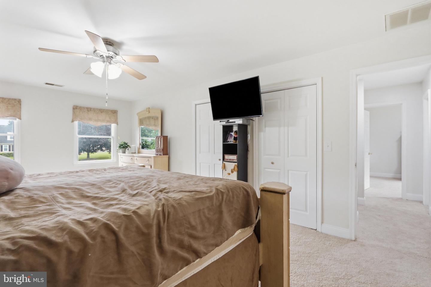 242 Street Of Dreams Property Photo 28