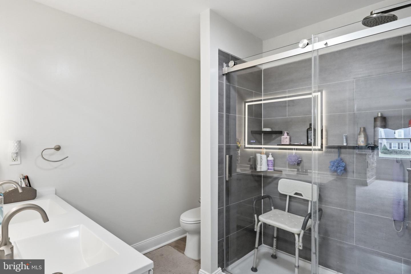 242 Street Of Dreams Property Photo 32