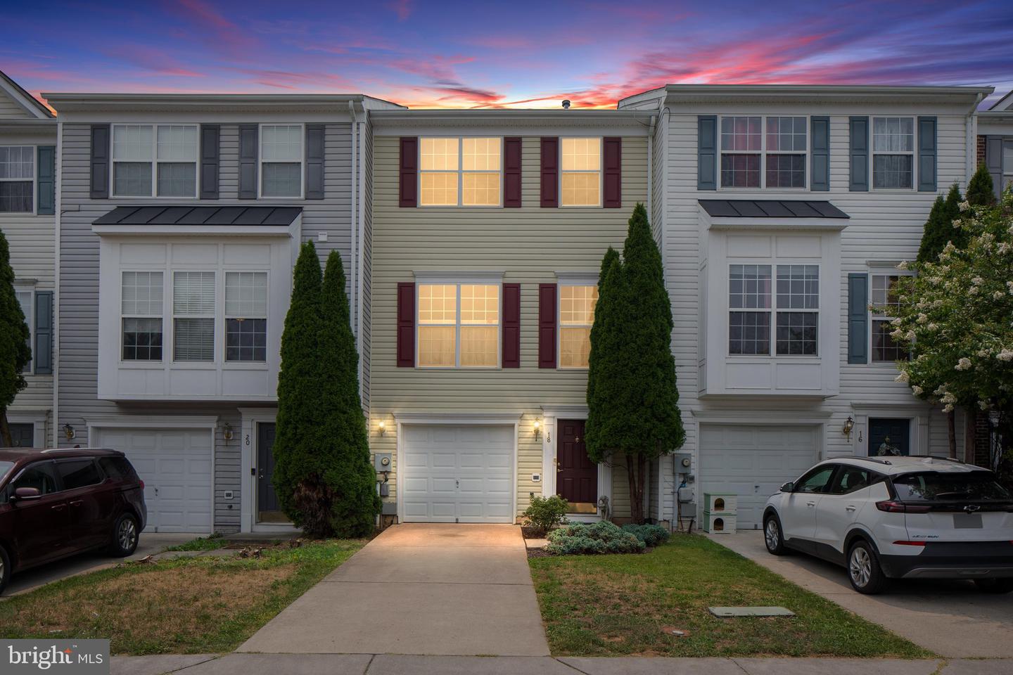 18 BARTON CT